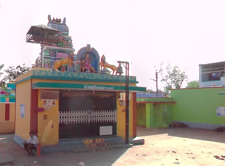 Traditional Hindu kovil offering rituals and worship counted among famous temples in Tamilnadu